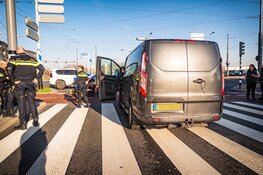 Voetganger aangereden op zebrapad