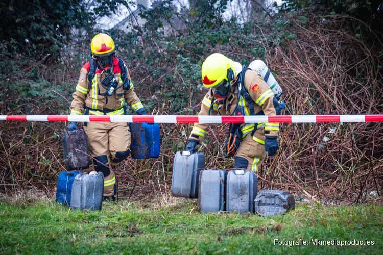 Meerdere verdachte jerrycans gevonden langs Havenspoorpad