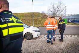 Fietsende jongen aangereden door auto