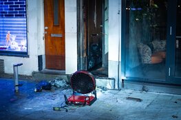 Explosie bij toegangsdeur van meerdere woningen in Rotterdam