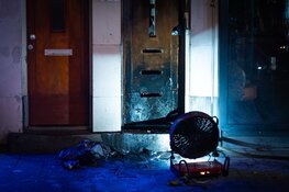 Explosie bij toegangsdeur van meerdere woningen in Rotterdam