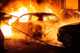 Auto door brand verwoest in Racinestraat