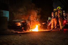 Auto door brand verwoest in Racinestraat