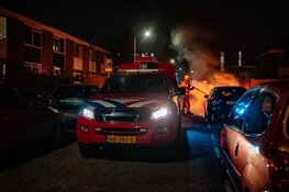 Auto door brand verwoest in Racinestraat