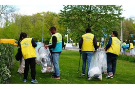 Church of God maakt Rotterdam schoon, lente opfrissing van de lokale gemeenschap