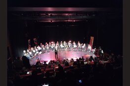 ‘Darboeka Therapie’ verovert volle zaal in Schiedam