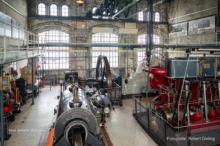 Stoomgemaal Vier Noorder Koggen onder stoom tijdens Molen- en Gemalendagen