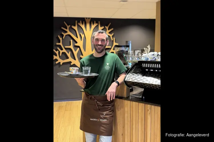 Na 20 jaar een nieuw gezicht aan de Hoogstraat: Patrick neemt Bagels & Beans vestiging over