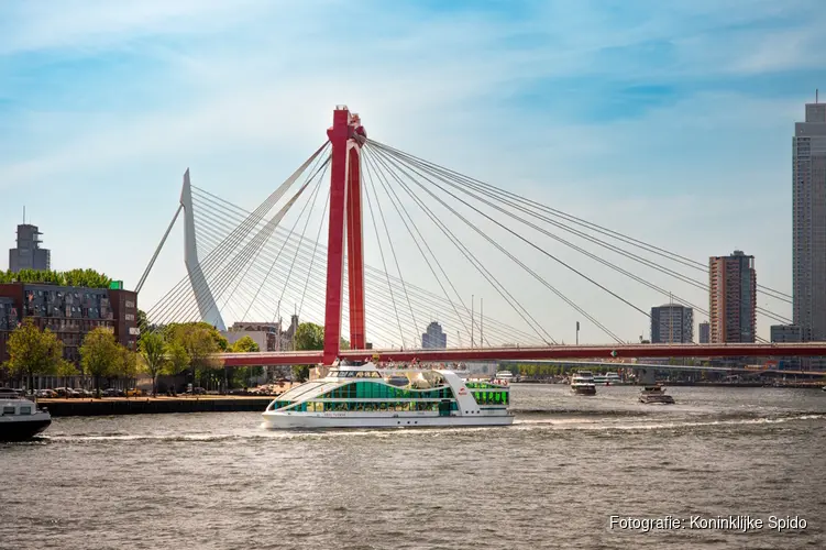 Nieuwe ‘Rondvaart Rotterdam’ geeft beste zicht op skyline en iconen