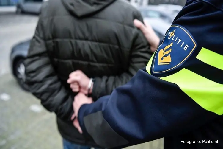 Jongen (17) aangehouden na dreiging school Vlaardingen