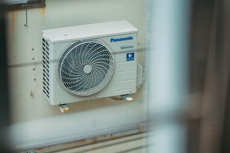 Airco laten plaatsen in een Rotterdamse rijwoning of portiekflat: waar moet je op letten?